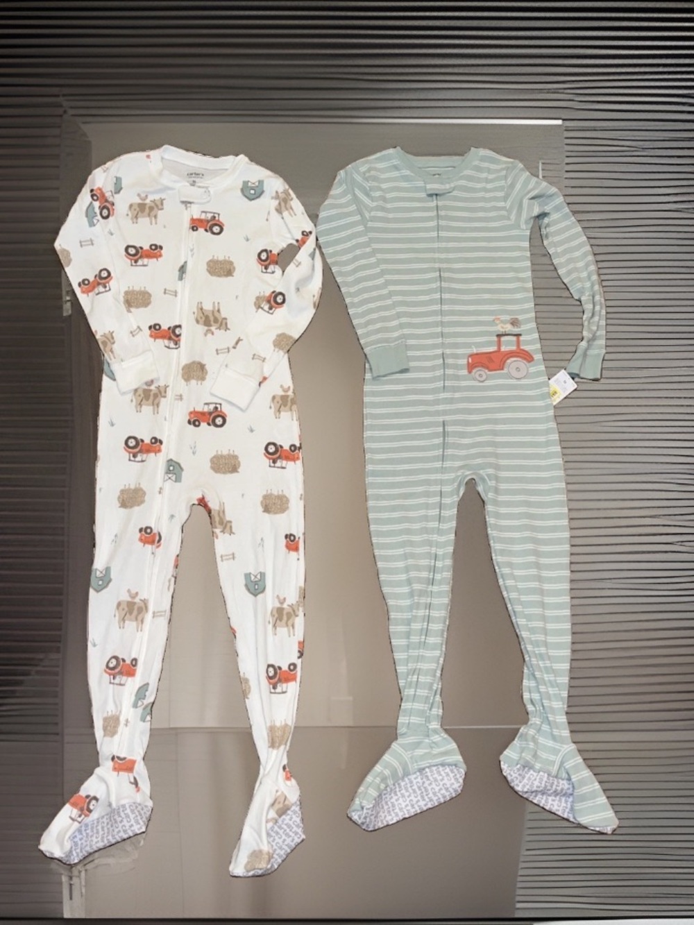 2- Pajamas Carter's 1-PC footie Features Love Farm Life Full Zip Snug-Fit PJ’s